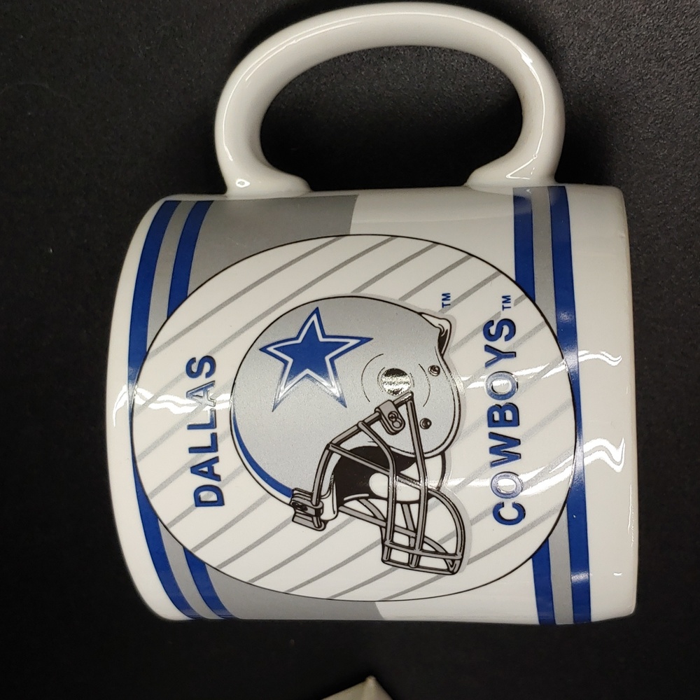 Vintage Dallas Cowboys coffee mug.